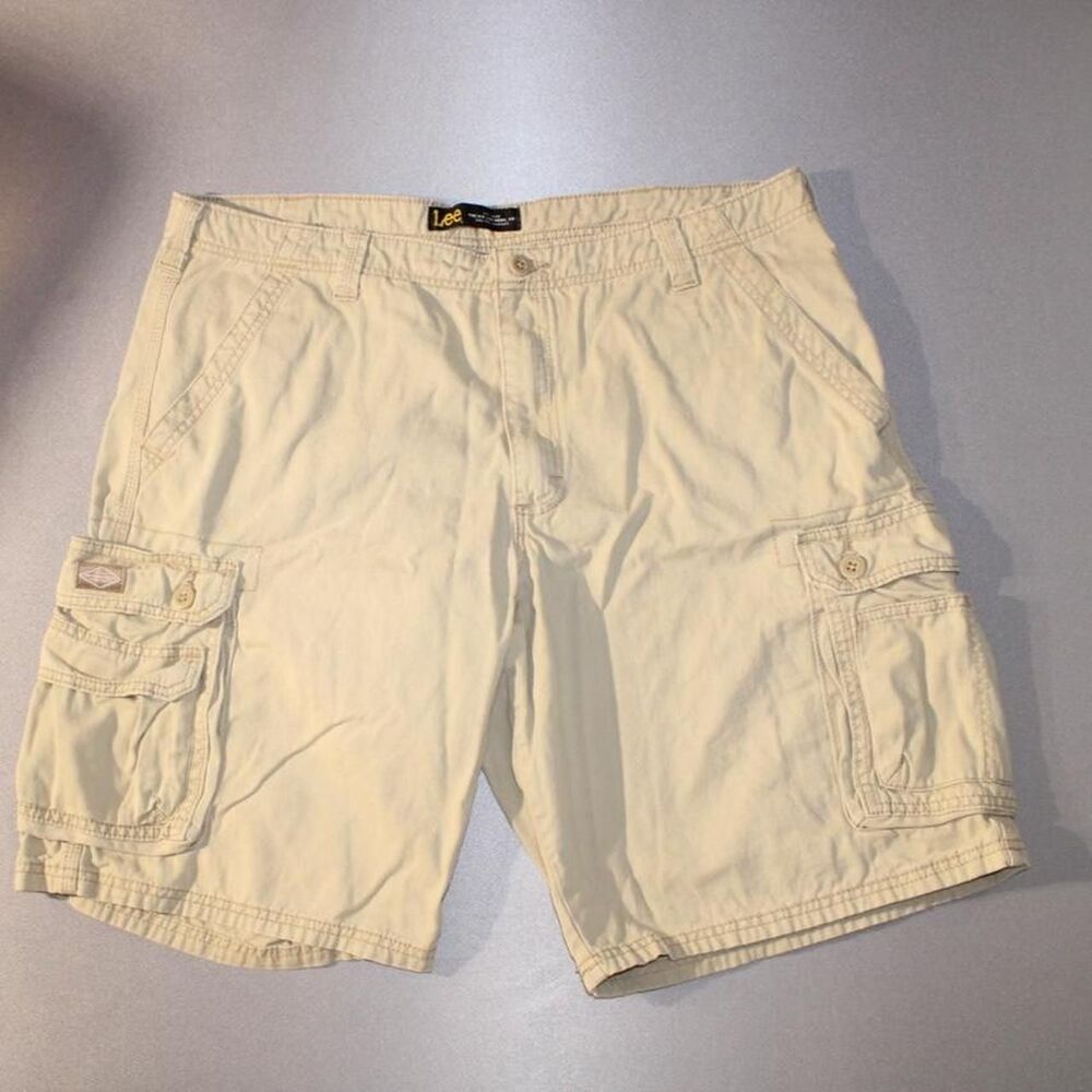 Lee Men's Tan and Cream Shorts